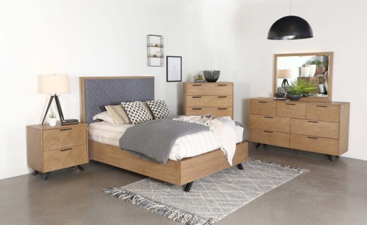 Modal Additional Images for Taylor Wood Eastern King Panel Bed Light Honey Brown