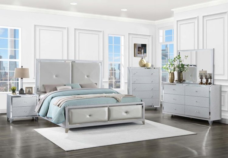 Modal Additional Images for Larue Wood Eastern King Panel Bed Silver