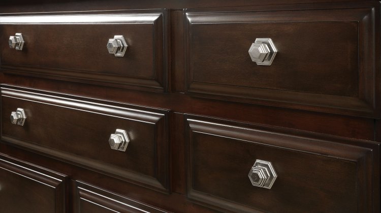 Litchville Qn. 5Pc W/Chest